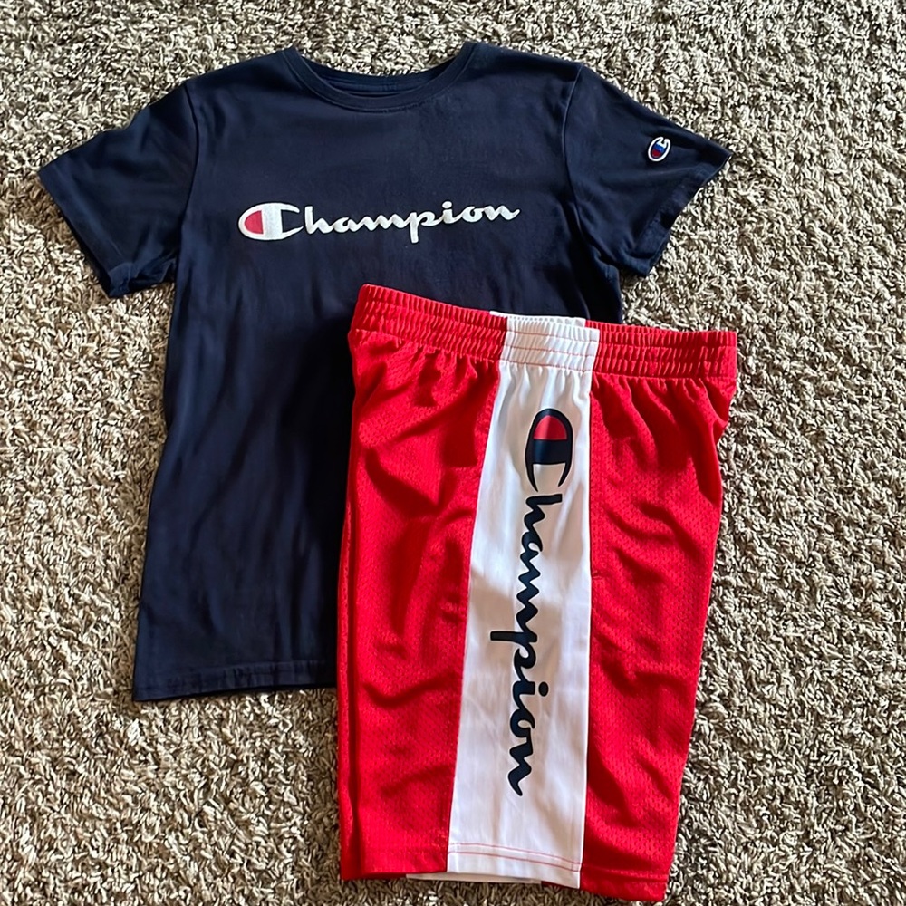 Champion outfit